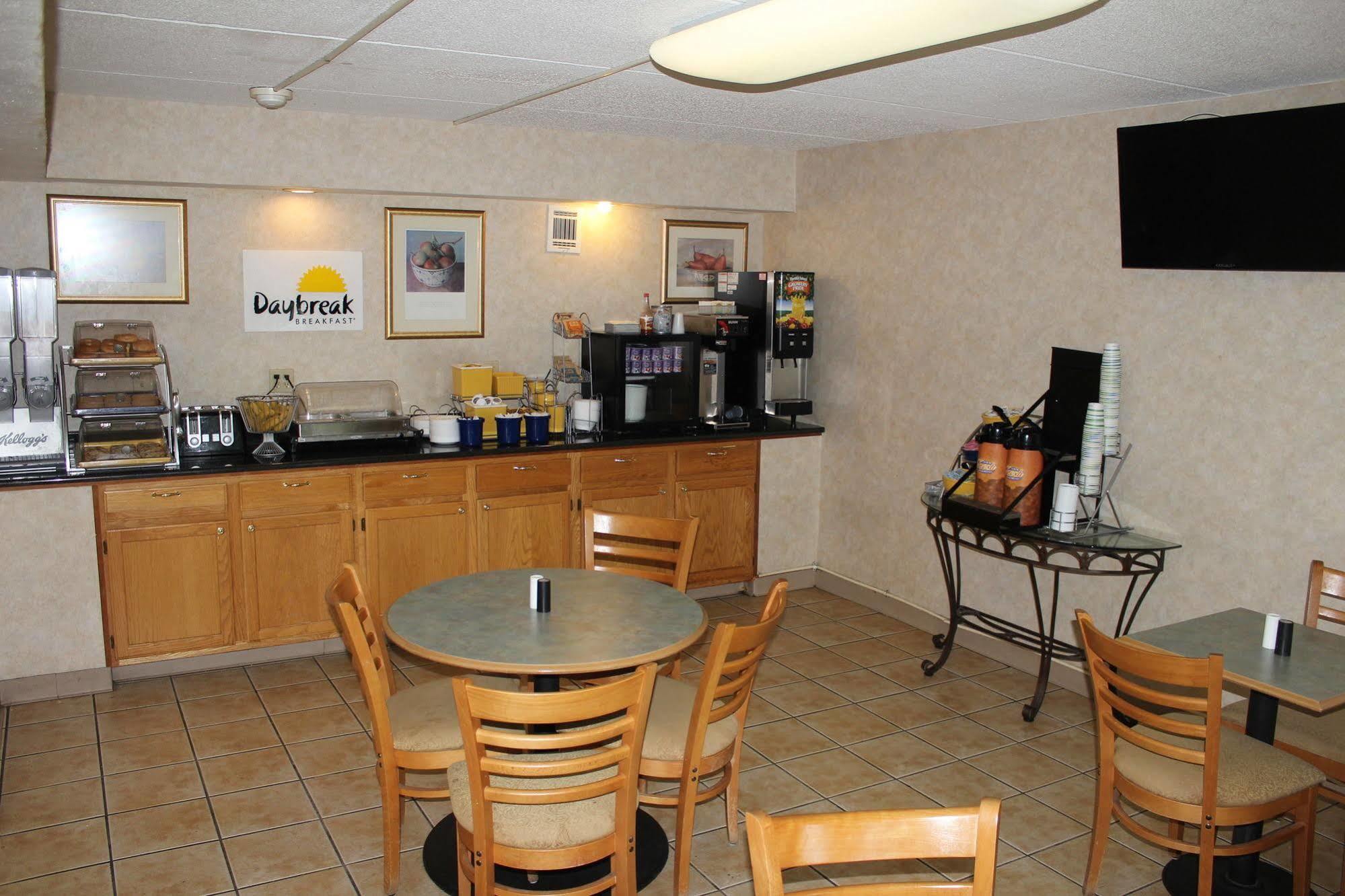 Days Inn By Wyndham Lenox Ma Luaran gambar